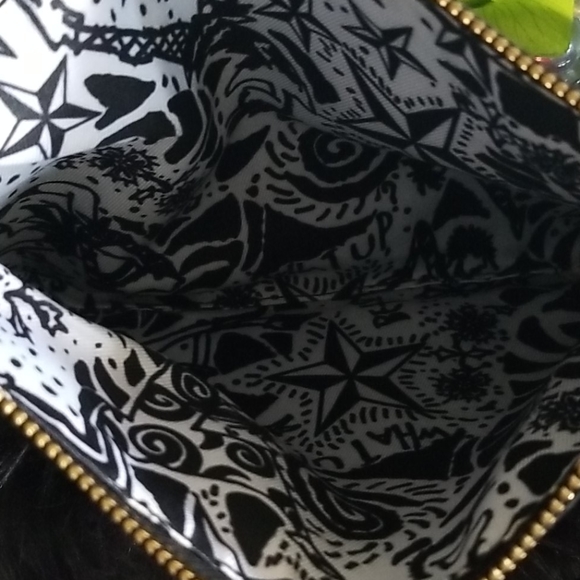 🏷Betsey Johnson Wristlet - Picture 8 of 13